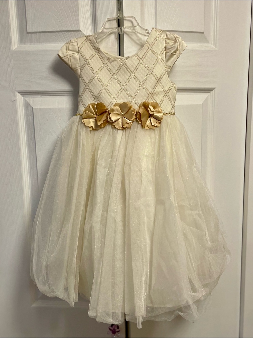 Pippa & Julie Cream and Gold Flower Waist Formal Dress